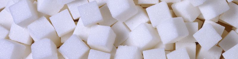 На пачках с сахаром пишут, что в 100 г: белков и жиров - 0 г, углеводов - 99,8 г. Где еще 0,2 г?